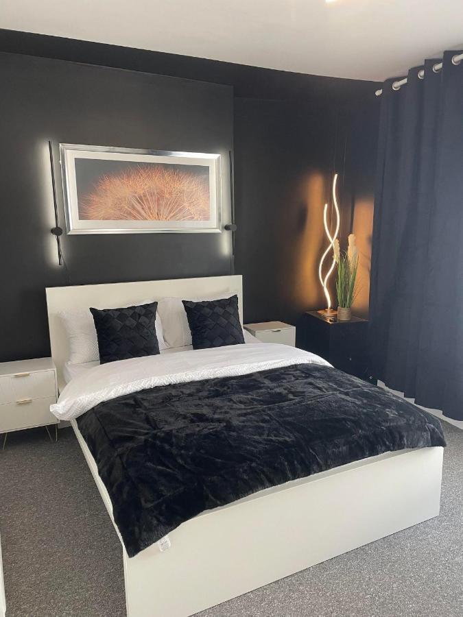 Flat 1 Lägenhet Lampeter Exteriör bild
